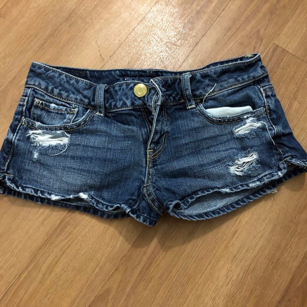 American Eagle distressed shorts Size 00